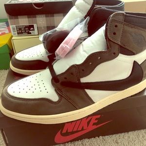 Jordan 1 Retro High Travis Scott
